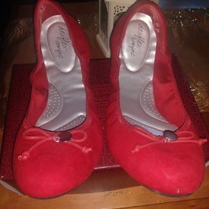 New without tags red flats